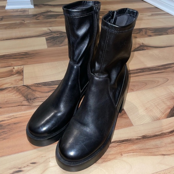 Tony Bianco - Tiana boot - size 8 - Picture 4 of 5